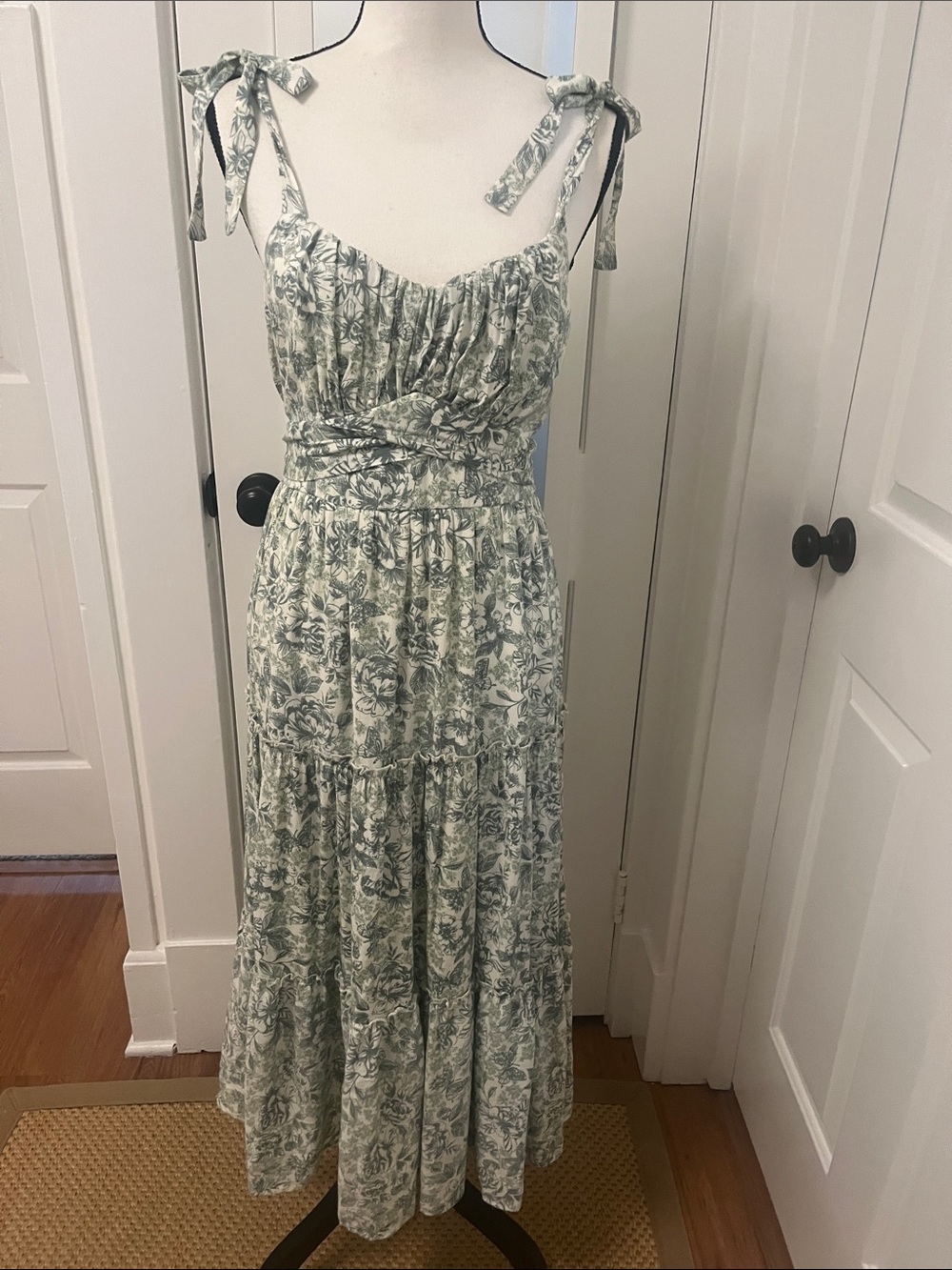Trixxi Green & White Floral Print Tiered Maxi Dress Narrow Strap Shirred Bodice